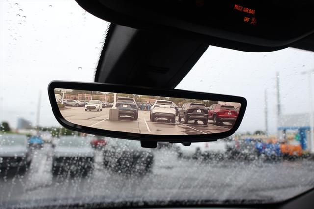 Photo of 2023 Northsky Blue Metallic Chevrolet Traverse