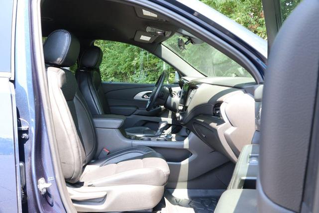 Photo of 2023 Northsky Blue Metallic Chevrolet Traverse