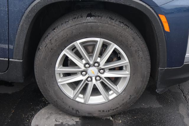Photo of 2023 Northsky Blue Metallic Chevrolet Traverse