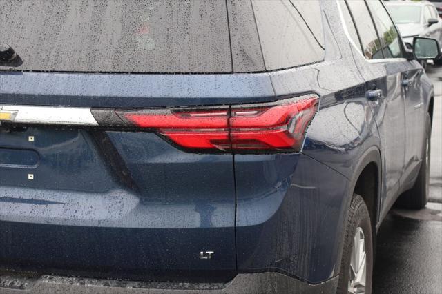 Photo of 2023 Northsky Blue Metallic Chevrolet Traverse