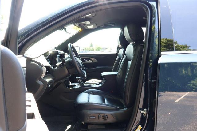 Photo of 2023 Northsky Blue Metallic Chevrolet Traverse