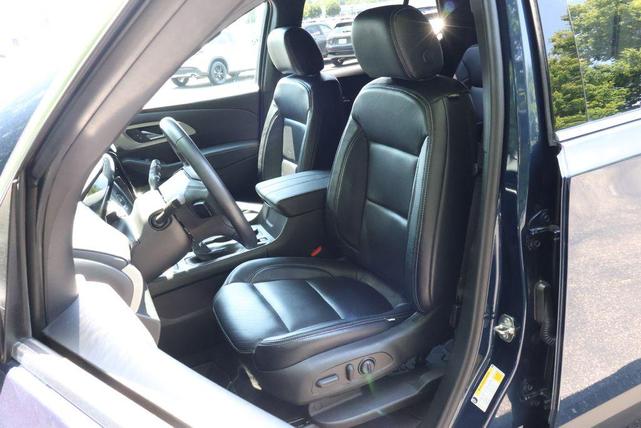 Photo of 2023 Northsky Blue Metallic Chevrolet Traverse
