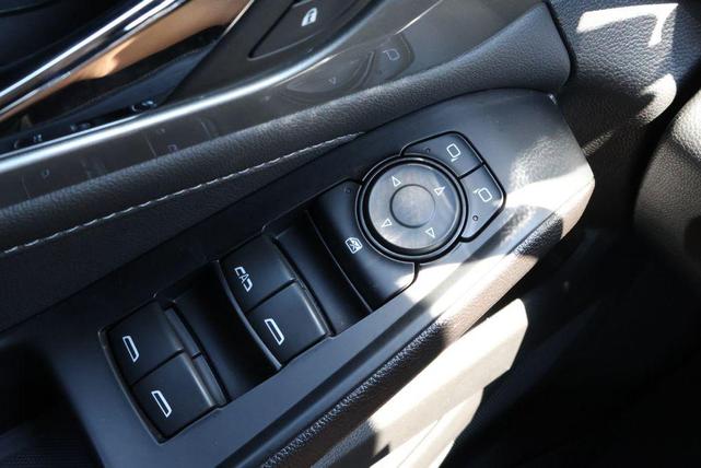 Photo of 2023 Northsky Blue Metallic Chevrolet Traverse