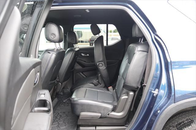 Photo of 2023 Northsky Blue Metallic Chevrolet Traverse