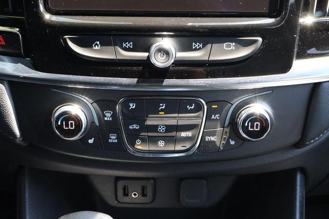 Photo of 2023 Northsky Blue Metallic Chevrolet Traverse