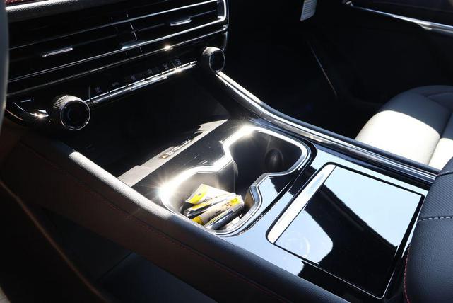 Photo of 2026 Polar White Tricoat Chevrolet Traverse