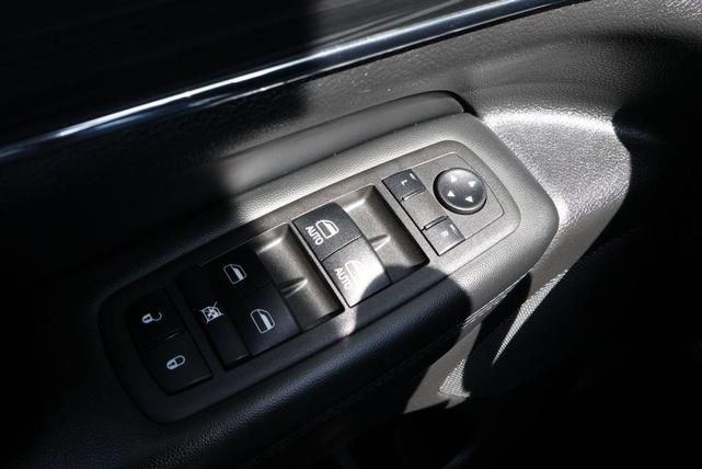 Photo of 2022 Bright White Clearcoat Jeep Grand Cherokee