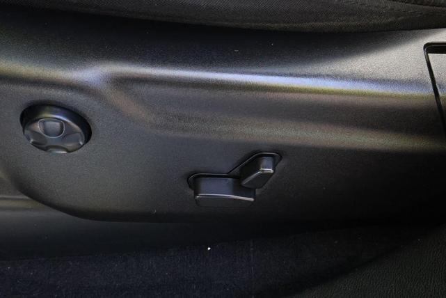 Photo of 2022 Bright White Clearcoat Jeep Grand Cherokee