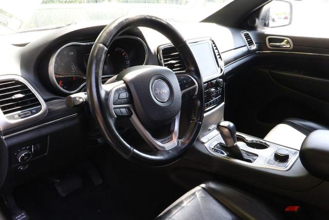 Photo of 2022 Bright White Clearcoat Jeep Grand Cherokee