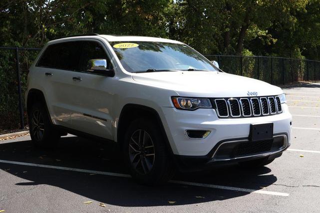Photo of 2022 Bright White Clearcoat Jeep Grand Cherokee