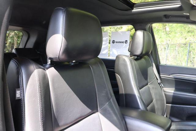 Photo of 2022 Bright White Clearcoat Jeep Grand Cherokee