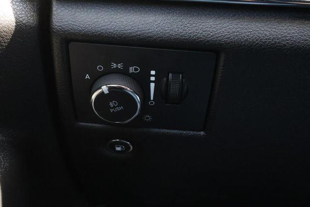Photo of 2022 Bright White Clearcoat Jeep Grand Cherokee