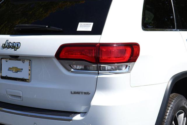Photo of 2022 Bright White Clearcoat Jeep Grand Cherokee