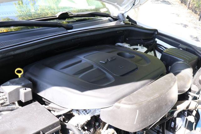Photo of 2022 Bright White Clearcoat Jeep Grand Cherokee