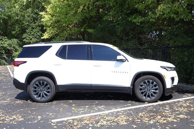 Photo of 2023 Summit White Chevrolet Traverse