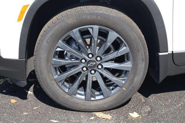 Photo of 2023 Summit White Chevrolet Traverse