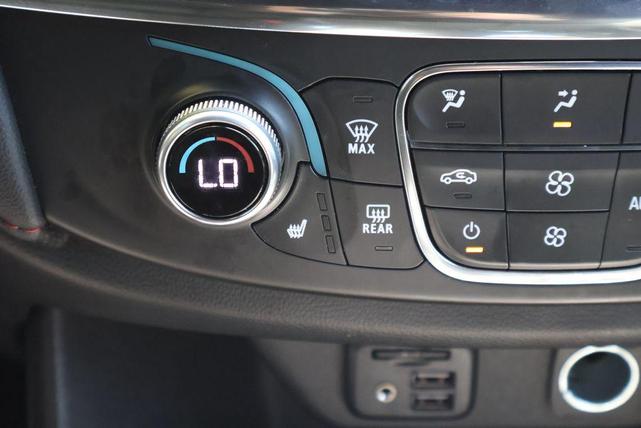 Photo of 2023 Summit White Chevrolet Traverse