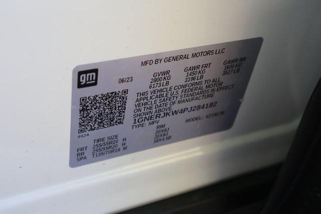 Photo of 2023 Summit White Chevrolet Traverse