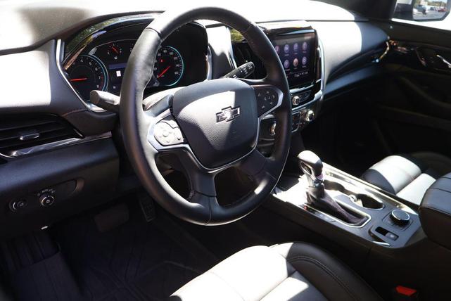 Photo of 2023 Summit White Chevrolet Traverse