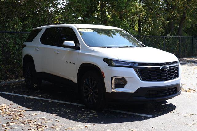 Photo of 2023 Summit White Chevrolet Traverse