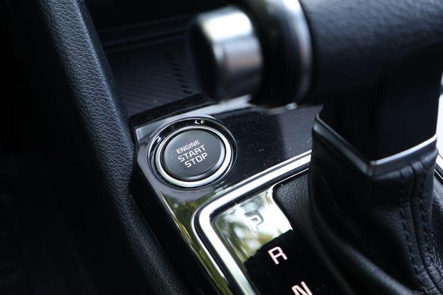 Photo of 2024 Sapphire Blue Kia Sportage