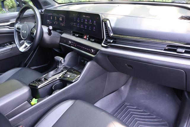 Photo of 2024 Sapphire Blue Kia Sportage