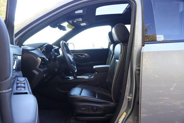 Photo of 2023 Sterling Gray Metallic Chevrolet Traverse