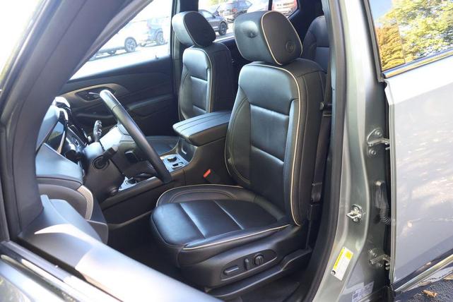 Photo of 2023 Sterling Gray Metallic Chevrolet Traverse