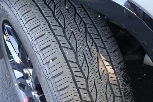 Photo of 2023 Sterling Gray Metallic Chevrolet Traverse