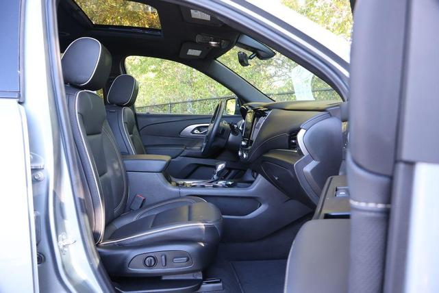 Photo of 2023 Sterling Gray Metallic Chevrolet Traverse