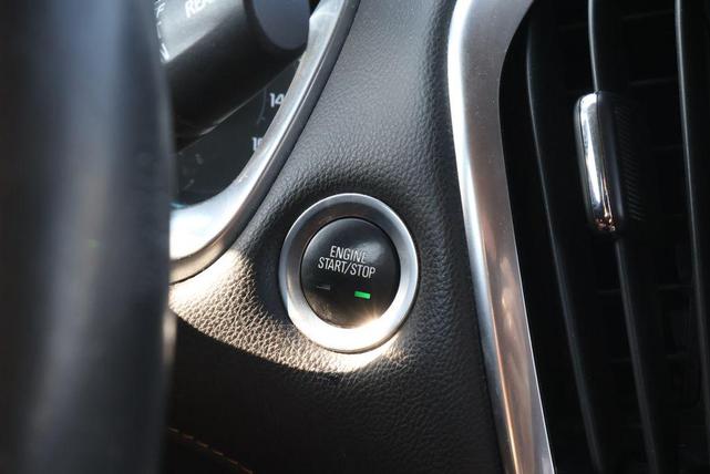 Photo of 2018 Summit White Chevrolet Traverse