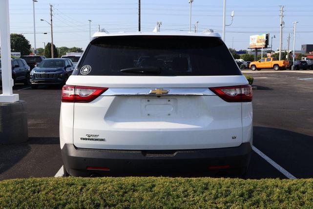 Photo of 2018 Summit White Chevrolet Traverse