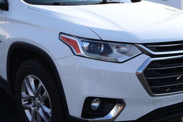 Photo of 2018 Summit White Chevrolet Traverse