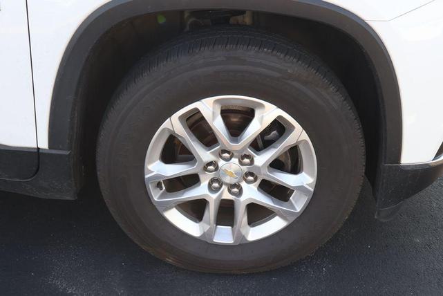 Photo of 2018 Summit White Chevrolet Traverse