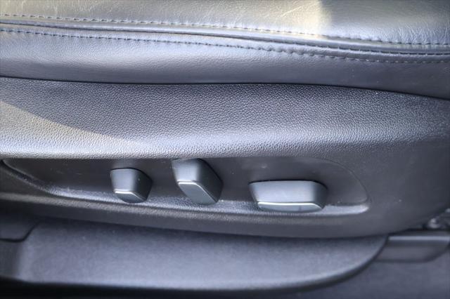 Photo of 2018 Radiant Silver Metallic Cadillac XT5