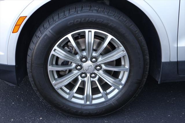 Photo of 2018 Radiant Silver Metallic Cadillac XT5