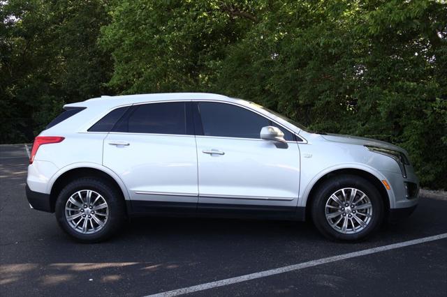 Photo of 2018 Radiant Silver Metallic Cadillac XT5