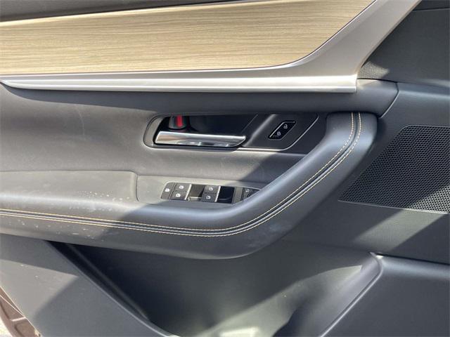 Photo of 2025 Melting Copper Metallic Mazda CX-70 PHEV