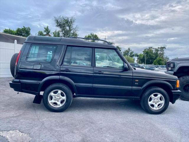 Photo of 2001 Black Land Rover Discovery