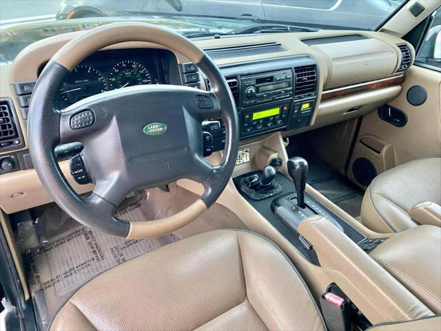 Photo of 2001 Black Land Rover Discovery