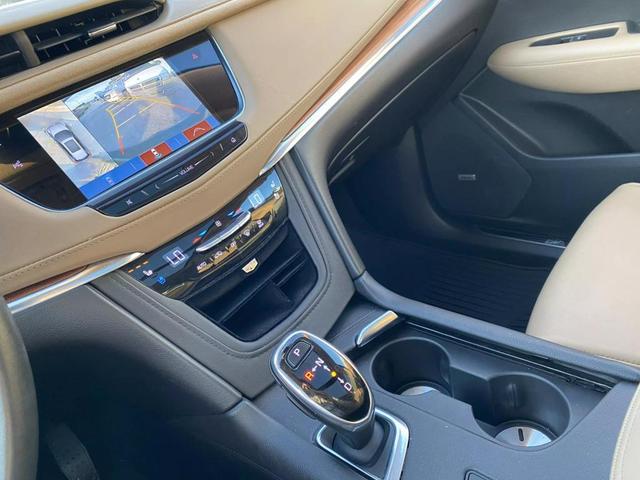 Photo of 2019 gray Cadillac XT5