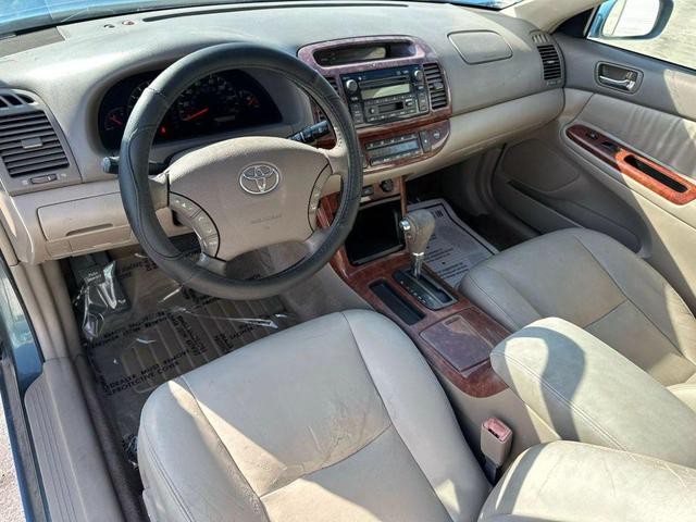 Photo of 2005 Blue Toyota Camry