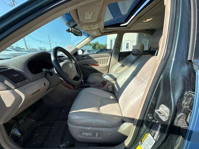 Photo of 2005 Blue Toyota Camry