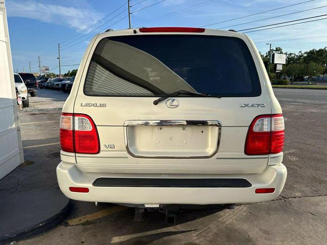 Photo of 1999 White Lexus LX 470