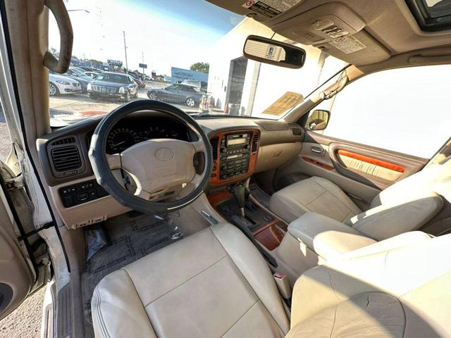 Photo of 1999 White Lexus LX 470