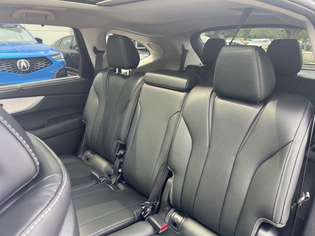 Photo of 2025 Lunar Silver Metallic Acura MDX