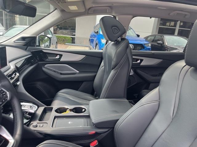 Photo of 2025 Lunar Silver Metallic Acura MDX