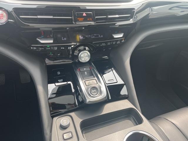 Photo of 2025 Lunar Silver Metallic Acura MDX