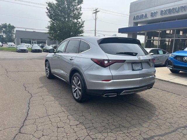 Photo of 2025 Lunar Silver Metallic Acura MDX