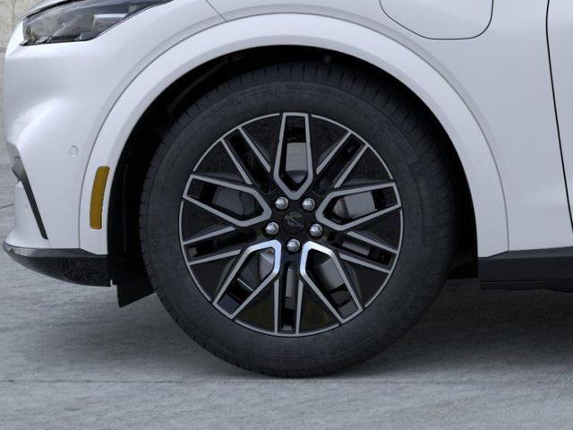 Photo of 2025 Star White Ford Mustang Mach-E
